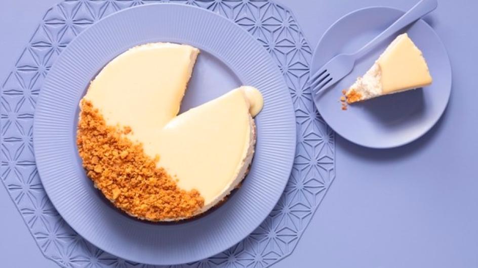 עוגת הגבינה המושלמת: עוגת ריקוטה אפויה בציפוי גנאש לבן