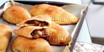 https://www.bishulim.co.il/sites/default/files/styles/ln_search_recipe_resultdesktop/public/srh_recipes/3b1c1b72de07b5299b3e7320e67e63fe.jpg?h=1ce2cf88&itok=fyjfJbHn