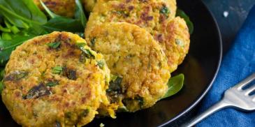 https://www.bishulim.co.il/sites/default/files/styles/ln_search_recipe_resultdesktop/public/srh_recipes/6cb6f4e824f8e865b802926a28b5367e.jpg?h=173484c5&itok=nzxnPZvE