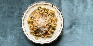 https://www.bishulim.co.il/sites/default/files/styles/ln_search_recipe_resultdesktop/public/srh_recipes/81b9cdaf356cd841af7c2e478f1283b0.jpg?h=9b7e3407&itok=oBOQMaDq