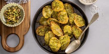 https://www.bishulim.co.il/sites/default/files/styles/ln_search_recipe_resultdesktop/public/srh_recipes/8f87738e7fe82b66c2c409e2771259a3.jpg?h=cfecca96&itok=zYhSqTR9