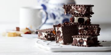 https://www.bishulim.co.il/sites/default/files/styles/ln_search_recipe_resultdesktop/public/srh_recipes/93c672547deb82305268f432bad9dfa7.jpg?h=4f5b30f1&itok=2n7VAzEz