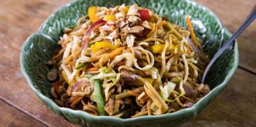 https://www.bishulim.co.il/sites/default/files/styles/ln_search_recipe_resultdesktop/public/srh_recipes/bee0facd2cfc96465d5ef1c7367a4982.jpg?h=3d4626ff&itok=BXPw3J7X