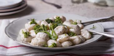 https://www.bishulim.co.il/sites/default/files/styles/ln_search_recipe_resultdesktop/public/srh_recipes/c60d3b0e9b5e618f592460a31539ecd6.jpg?h=be8431ba&itok=8ZBrjCVw