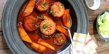 https://www.bishulim.co.il/sites/default/files/styles/ln_search_recipe_resultdesktop/public/srh_recipes/f2c2f53709445b8cff818e906390de01.jpg?h=1ce2cf88&itok=R0hFBmFw