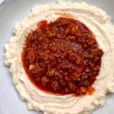 בולונז על מצע פירה כרובית
